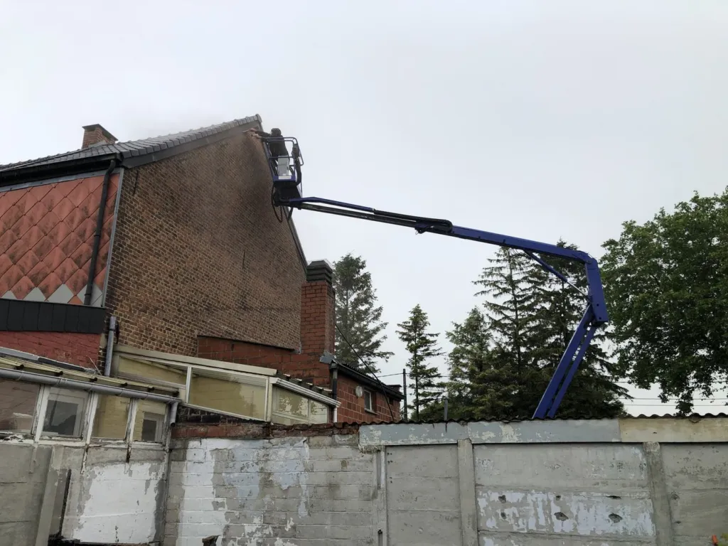 L'intervention vue de côté, au-dessus de l'annexe