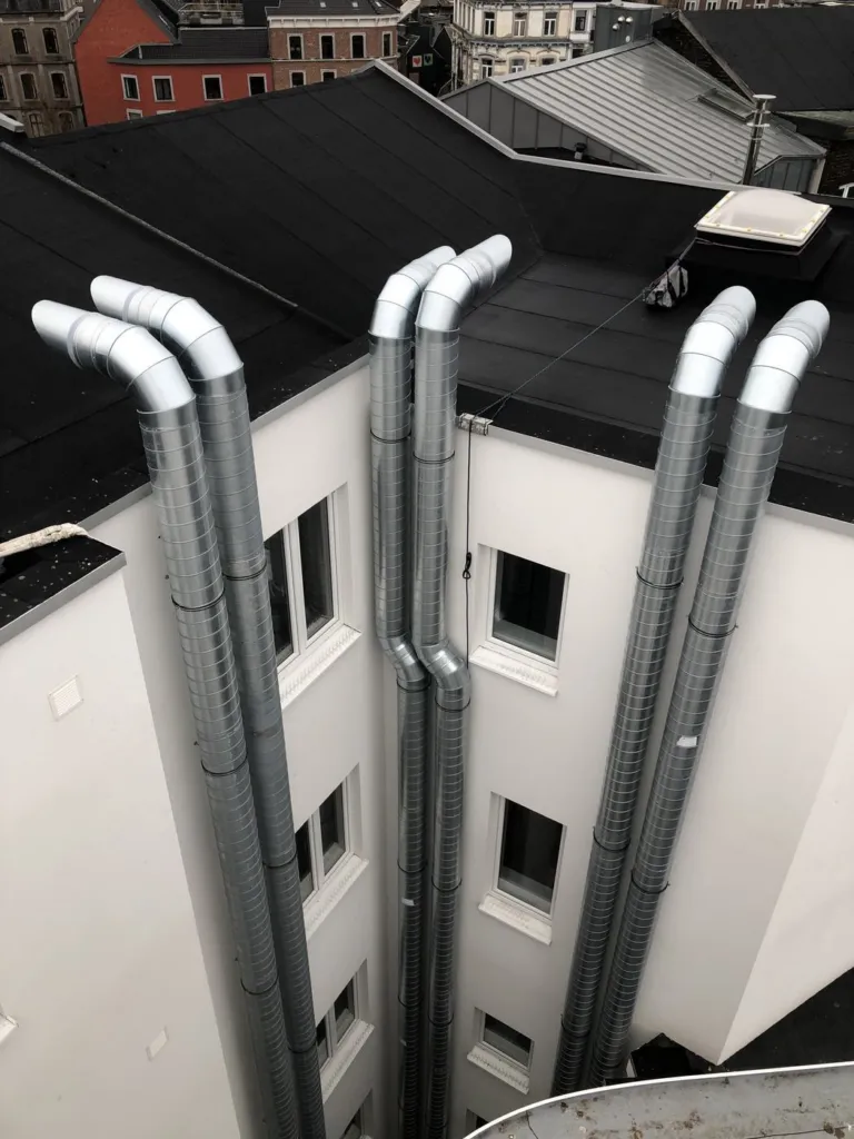 Conduits et dévoiements autour des fenêtres