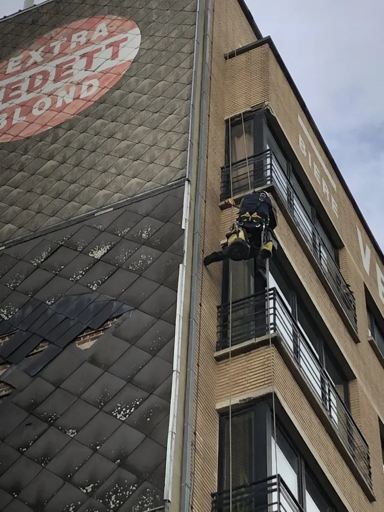 Intervention sur la façade latérale de l'immeuble