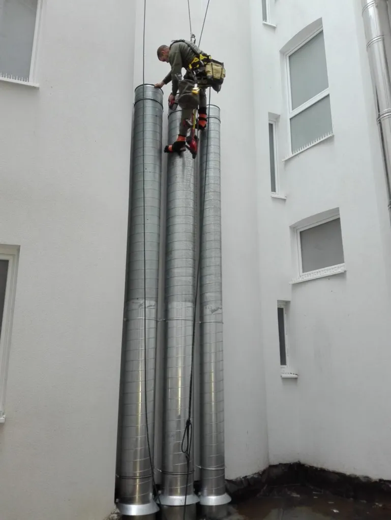 Assemblage de conduits sur corde
