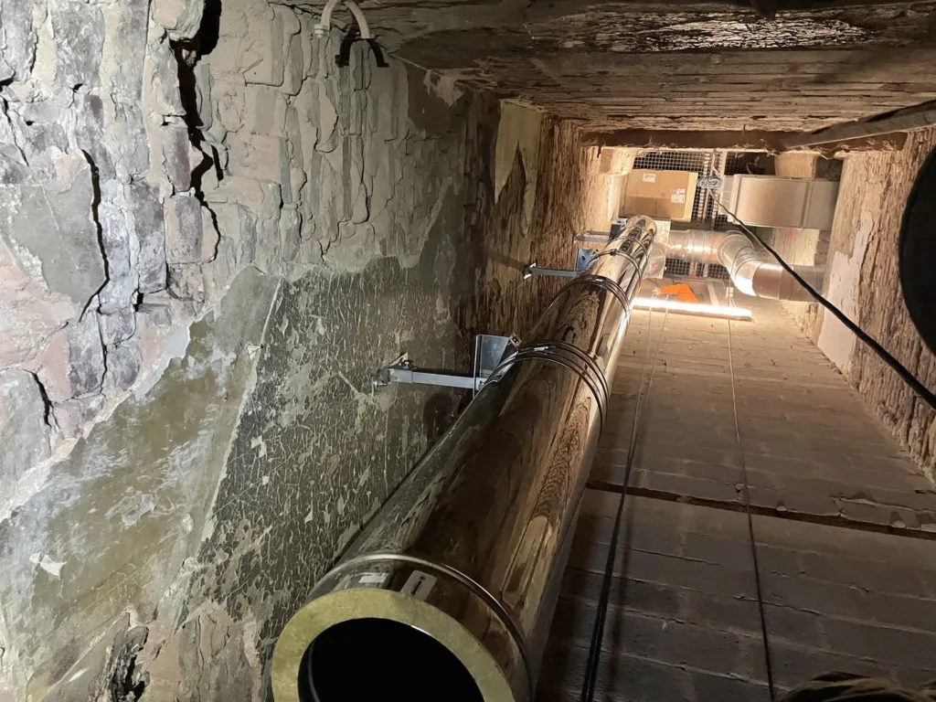 Deux conduits côte à côte dans la gaine