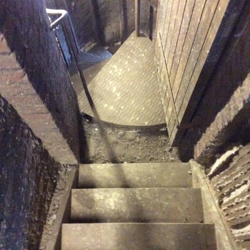 L'escalier du clocher après ramassage