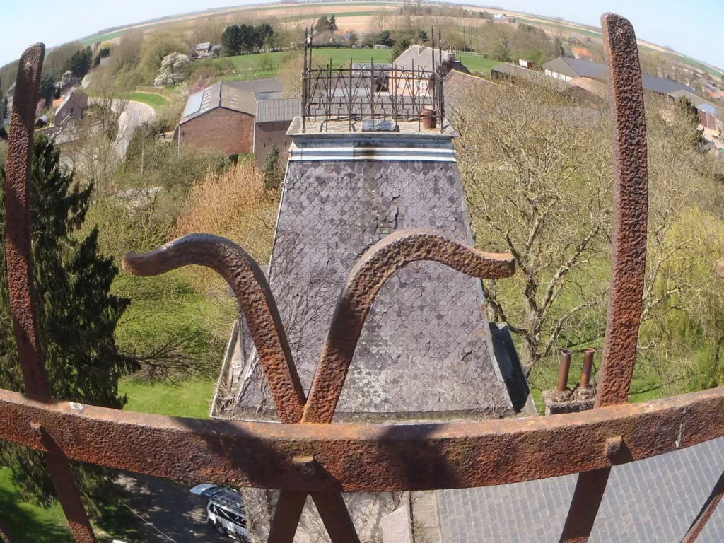 Vue depuis le sommet d'une tour, le parc en dessous